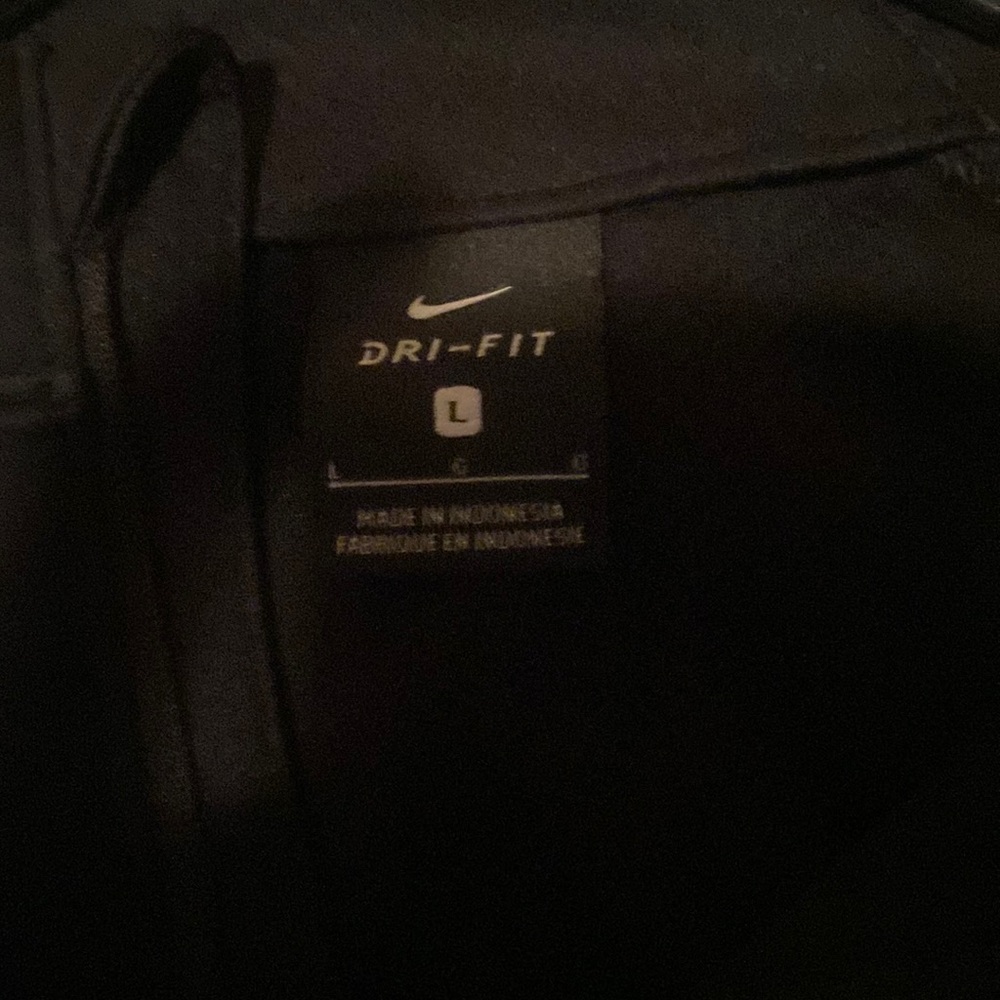 🔥 Nike Pullover, Worn twice, looks brand new 🔥 - Picture 2 of 4